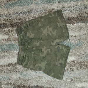 Camouflage shorts size 5 elastic waistband & drawstring